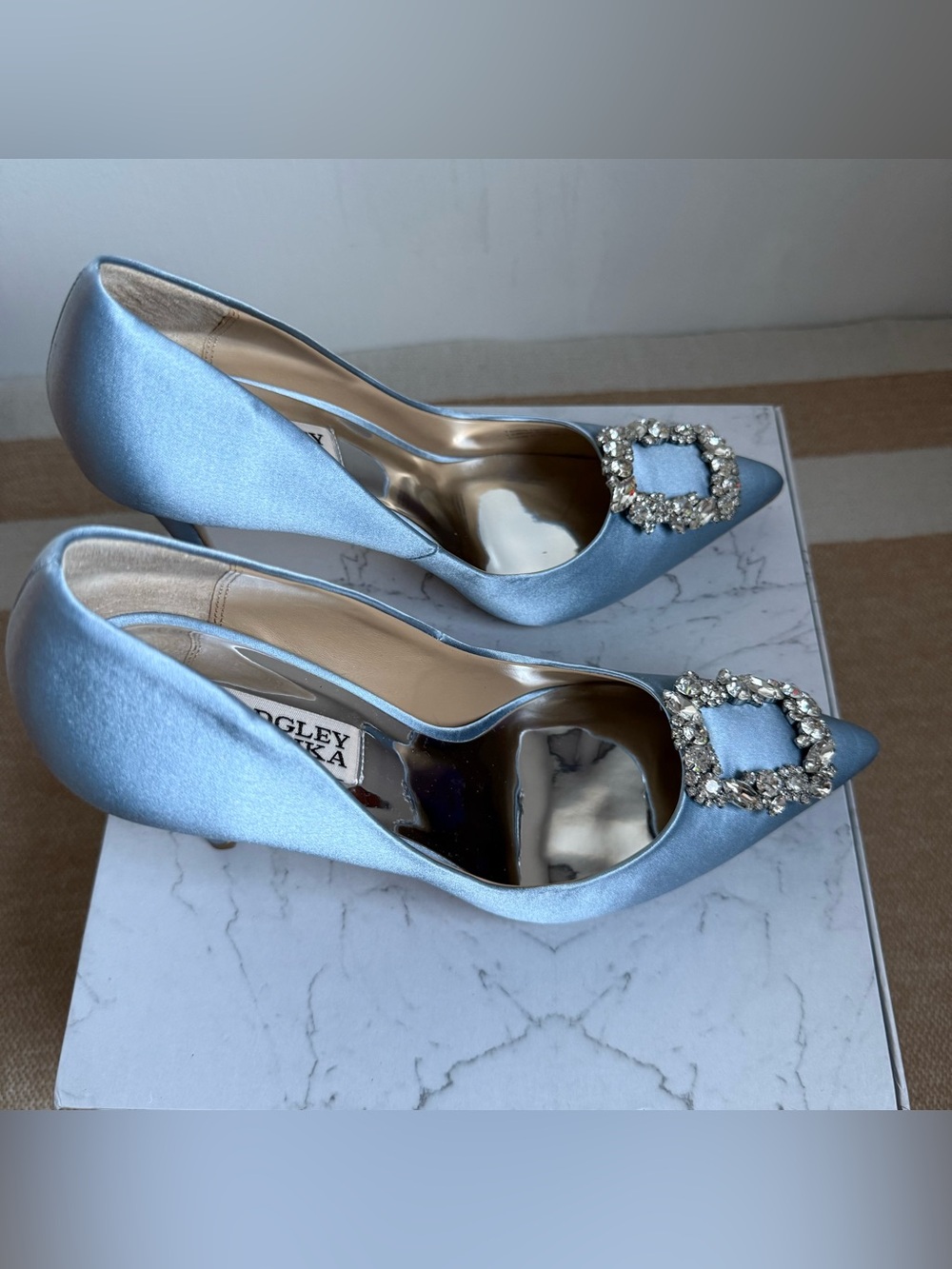 Badgley Mischka Blue Satin Pointed-Toe Crystal Buckle Pumps Size 7.5 new - Picture 3 of 9